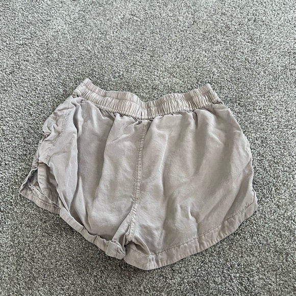 Garage Shorts - Picture 3 of 3